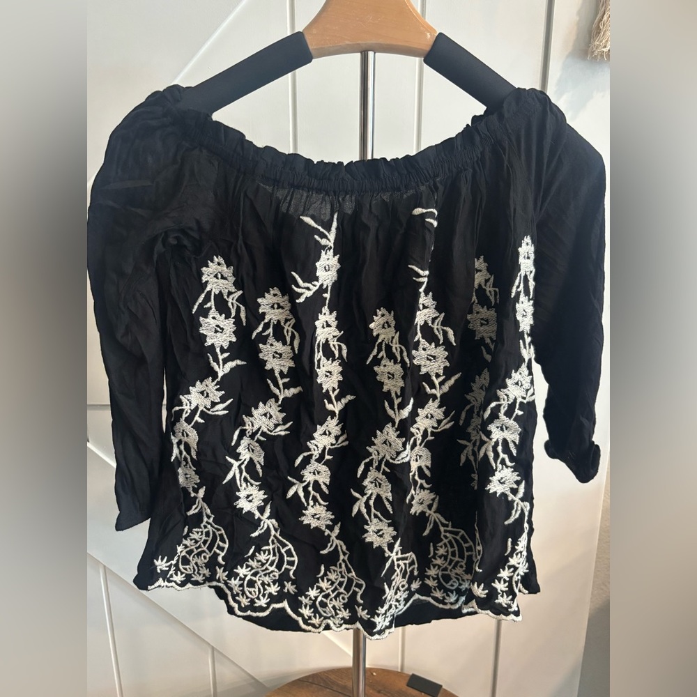 Lucky Brand Small Black Embroidered Off-the-Shoulder Top NWT | Boho Chic